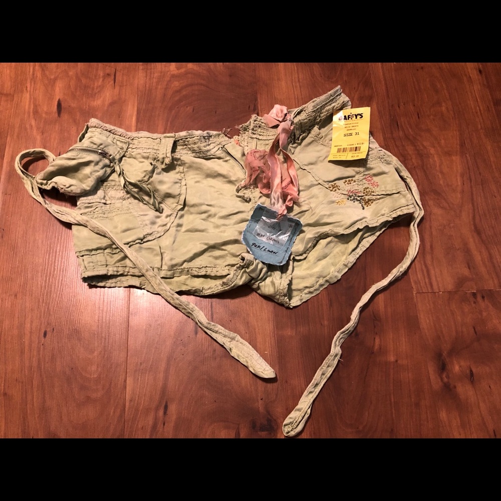 Silk/Linen Women’s Shorts. With Belt
